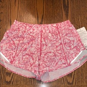 NWT lululemon athletica Hotty Hot Short 10 Tall